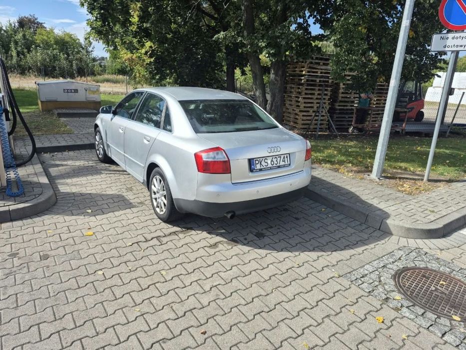 Audi A4 B6 rok 2002 2.0 benzyna