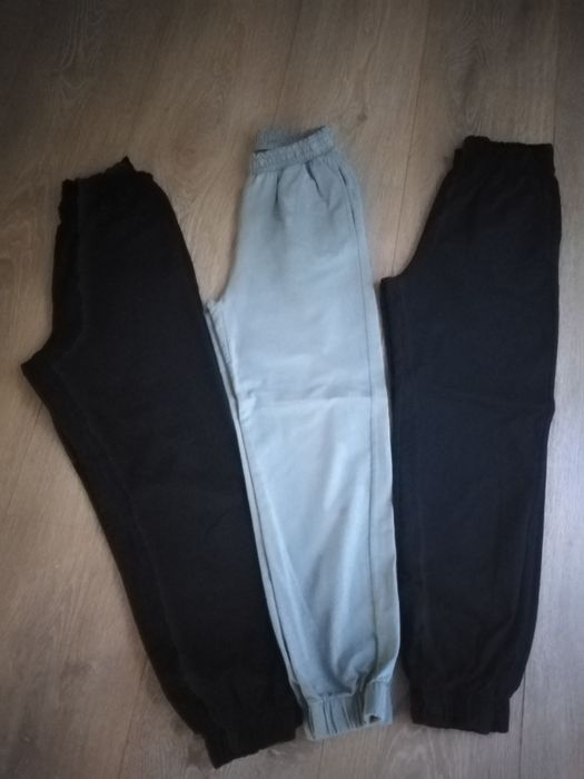Spodnie dresowe roz. 146