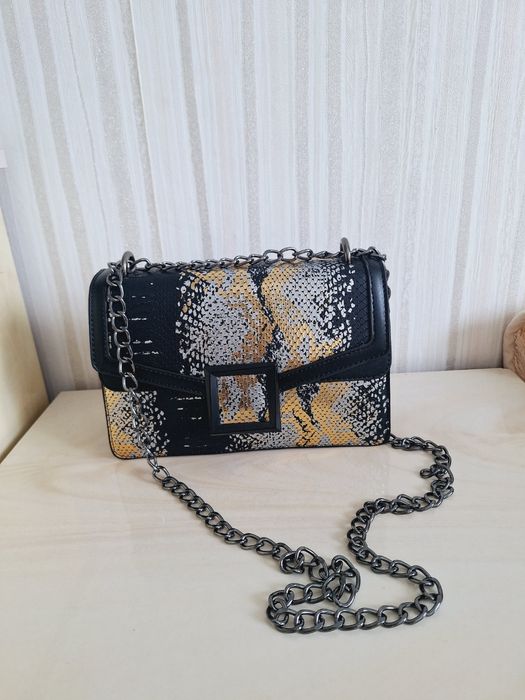Нова сумочка зі зміїним  принтом