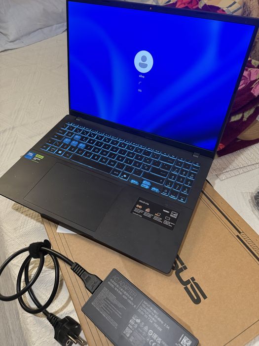 Portatil assus v16