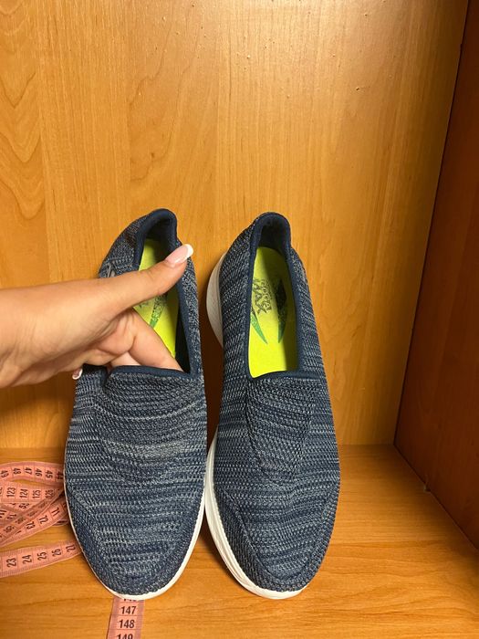 Skechers go wolk тапочки туфлі  мокасини літні