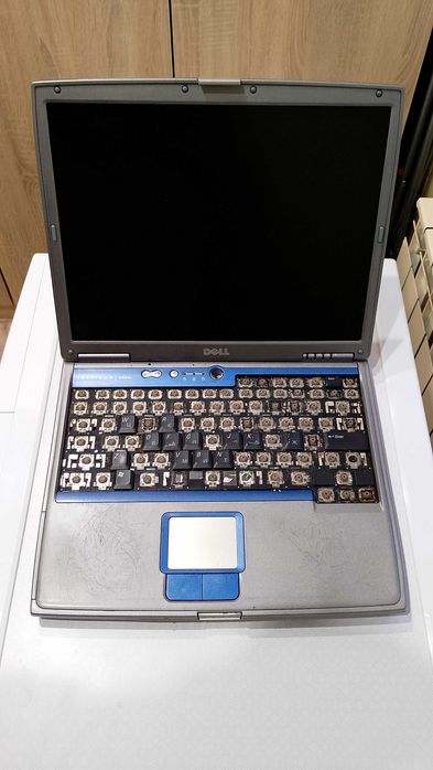 Ноутбук Dell Inspiron 600m / нерабочий / 14.1"