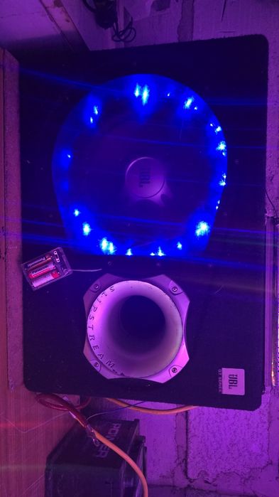 Skrzynia basowa JBL.