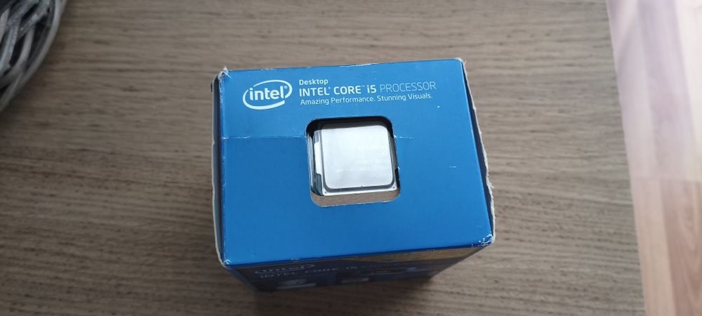 I5 4460 + chłodzenie ( BOX)