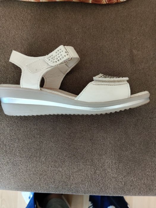 Obuwie letnie damskie