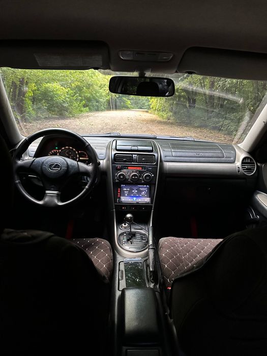 Lexus IS200 ОБМЕН