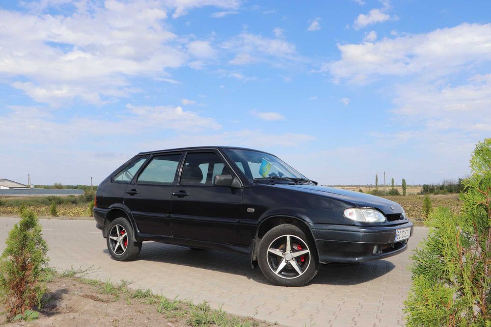 Автомобіль ВАЗ-2114