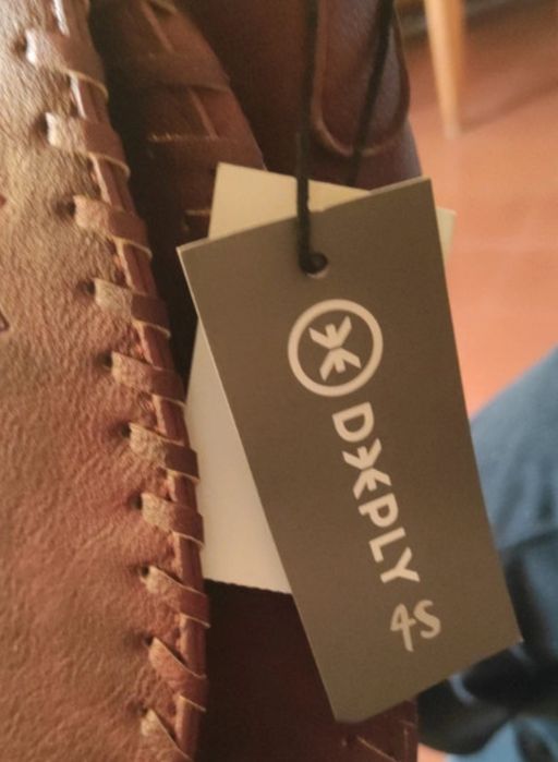 Mala de pele com design mandala