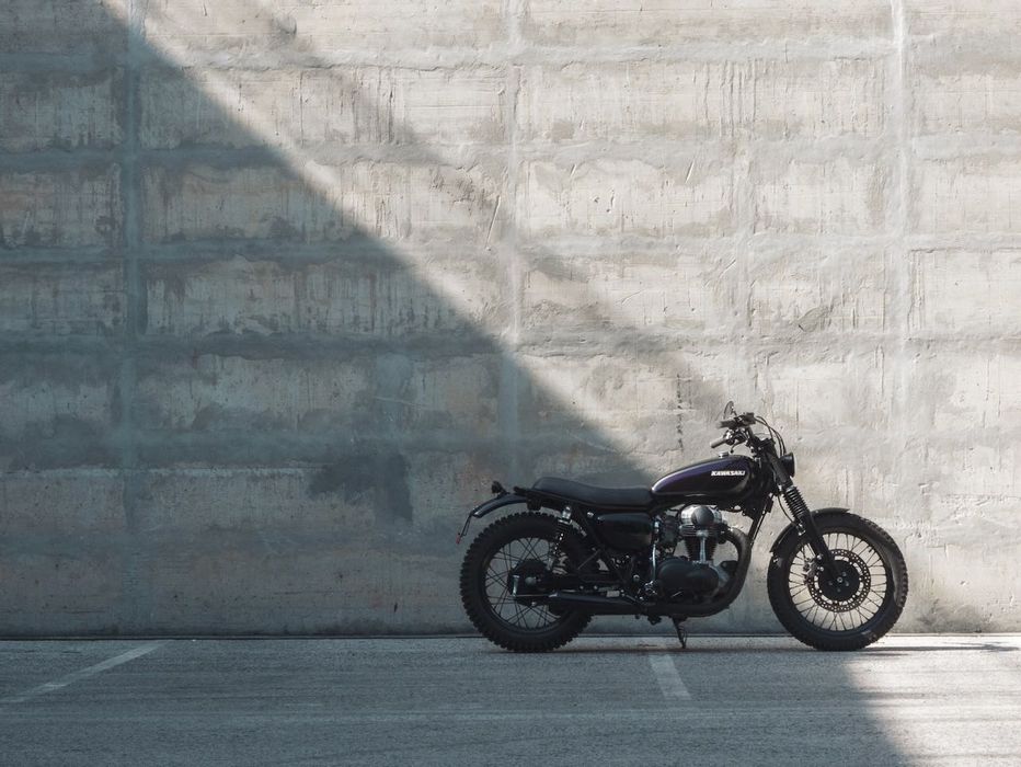 Kawasaki W650 Purple Rain