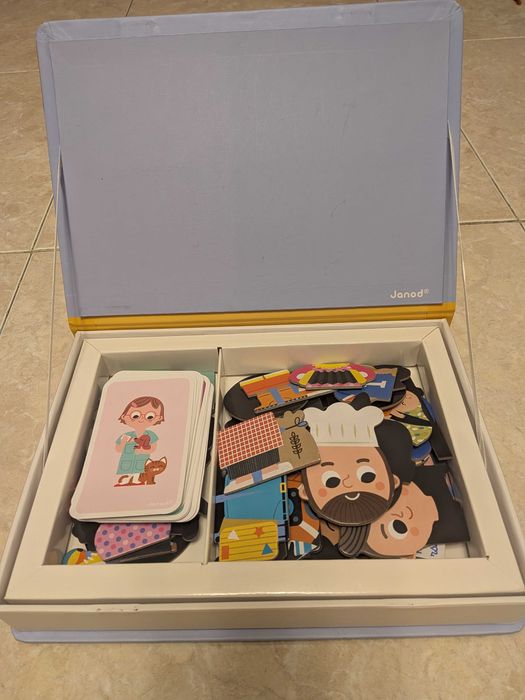 Magnetic book - Livro/ puzzle