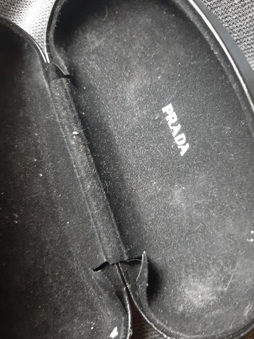 Stare etui Prada kolekcja vintage etui na okulary wady boho czarne pud