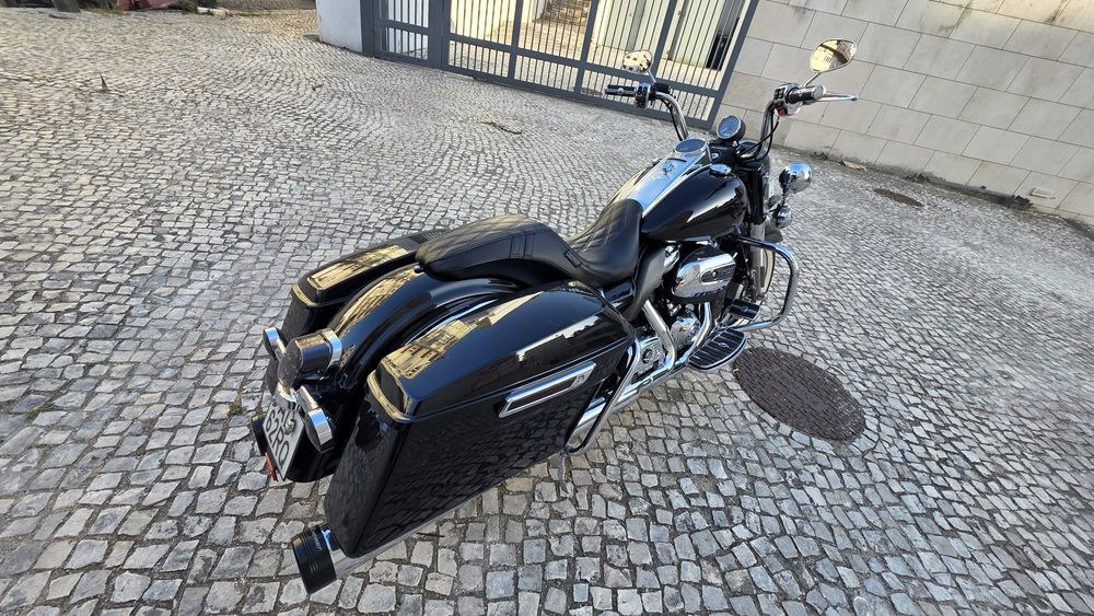 Harley Davidson road king 107