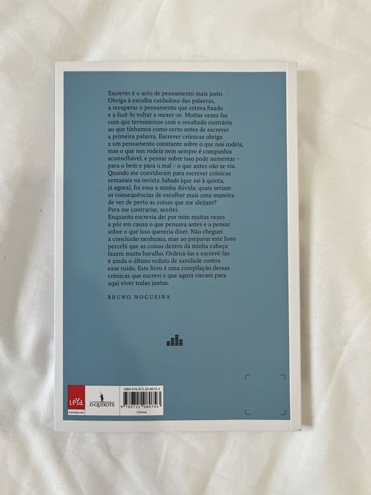 Livro “Aqui dentro faz muito barulho” Bruno Nogueira