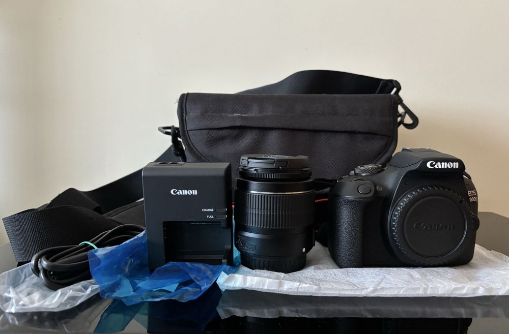 Canon EOS 2000d + Extras