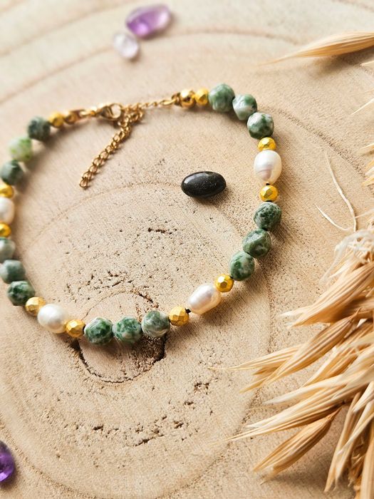 Bransoletka z pereł i zielonego jadeitu