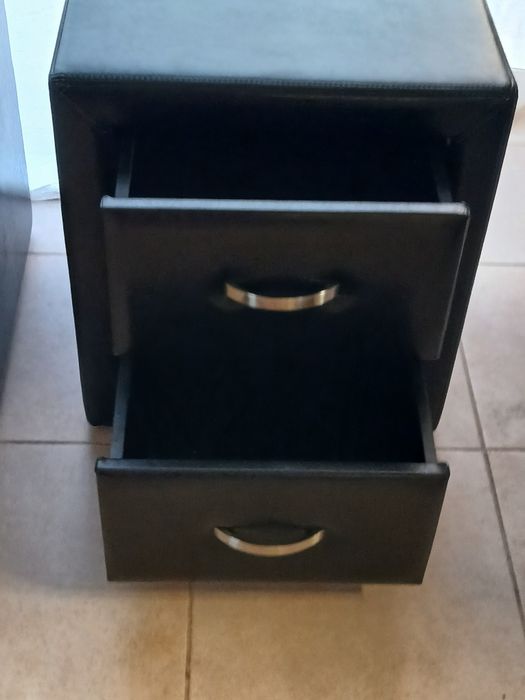 Quarto de casal em napa preta