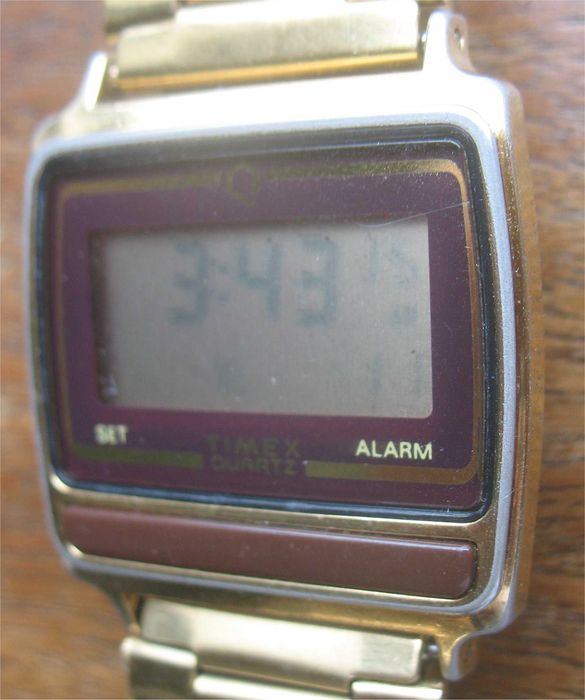 Relógio Digital Vintage - Timex Quartz - S Cell