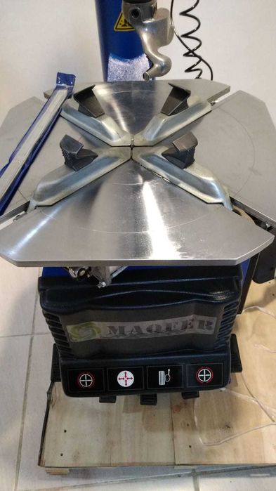 Máquina montar/desmontar pneus 24"