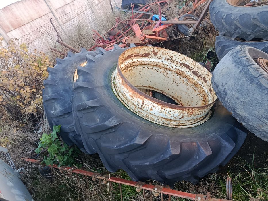 Opony koła z felgami koła bliźniacze rozmiar 13.6/12/ 36. 18.4 R 38