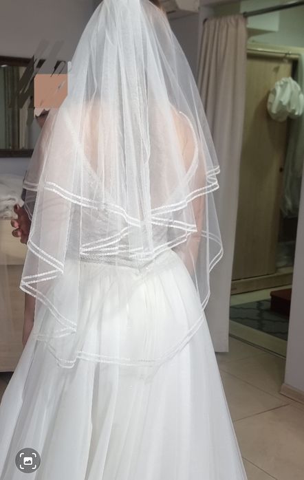 Welon ślubny biały,  śmietankowy, tiulowa, ozdobnymi taśmami