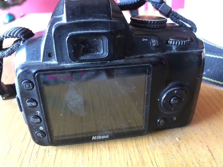 Functional Nikon D3000 DSLR Camera64354203485058123