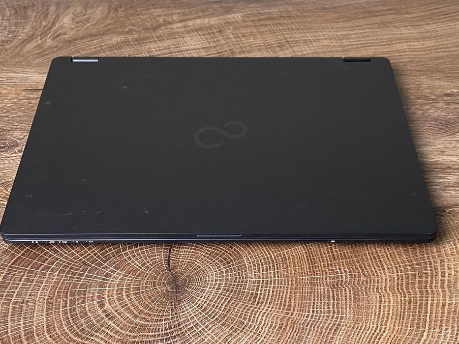 Fujitsu Lifebook U747