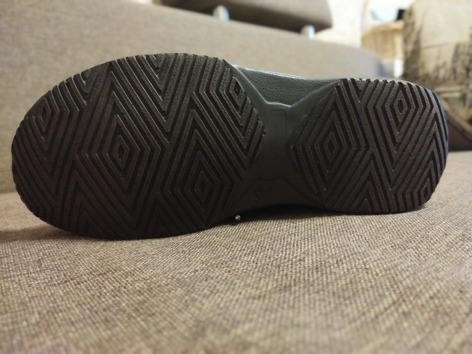 Туфлі шкіряні та замшеві, коричневі та сині