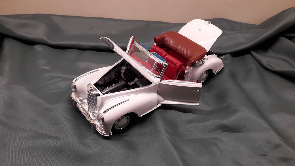 Model samochodu 1:18 Mercedes-Benz 300 S (1955) Maisto
