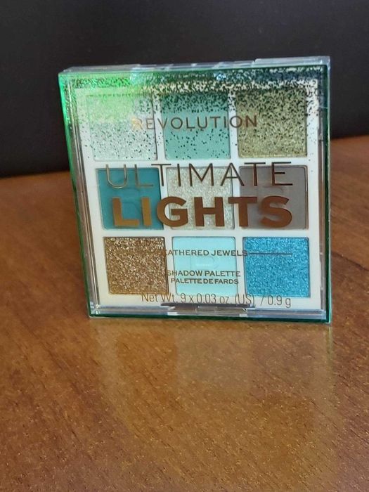 Cienie do oczu Makeup Revolution Ultimate Lights