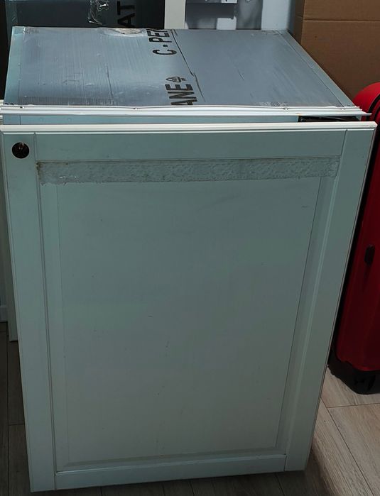 Mała lodówka pod zabudowę IKEA