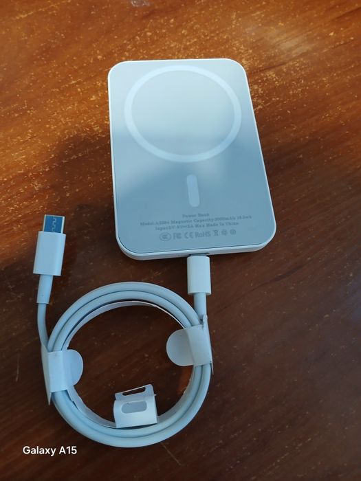 Повербанк для айфона MagSafe