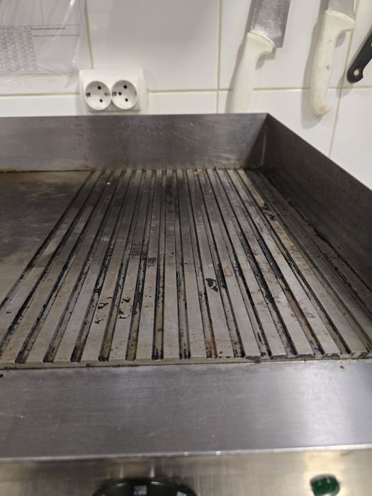 Жарочна поверхня професійна