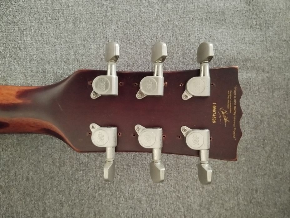Guitarra Vintage V100 MRPGM - Modelo Antigo