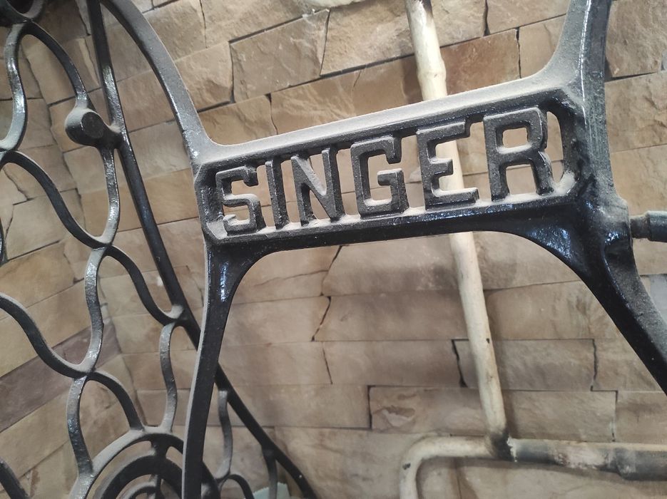 Швейна машина Singer