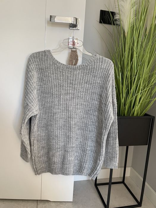 Piękny szary sweter Reserved