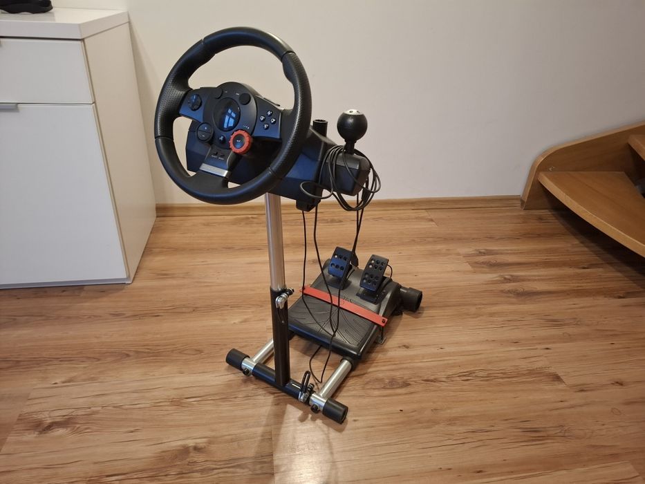 Kierownica Logitech Driving Force GT z przejściówką PC/PS3/PS4 stojak