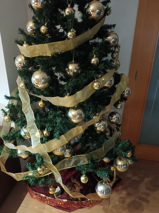 Árvore de Natal com toda a Decoração