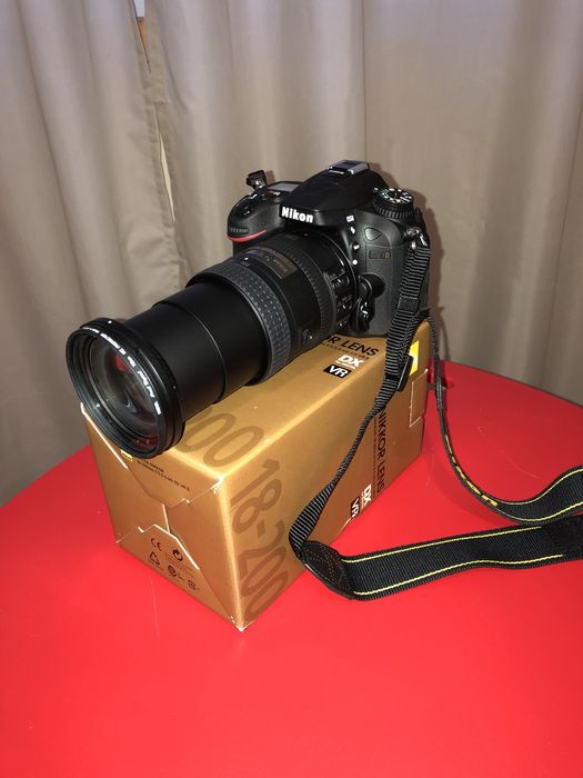 Máquina Nikon D7100