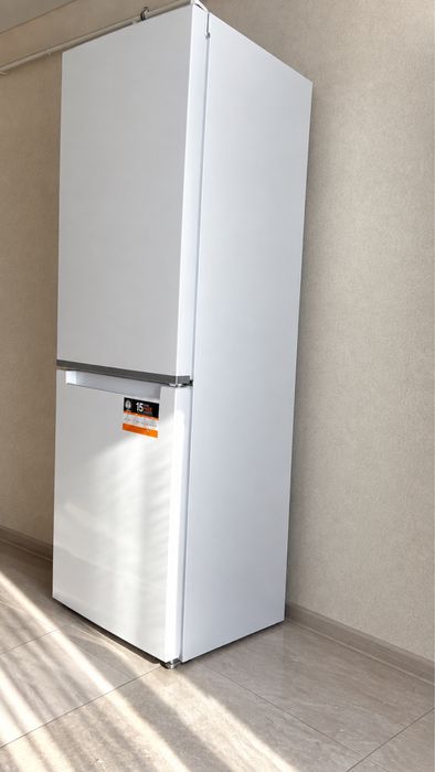 Холодильник  бу Whirlpool