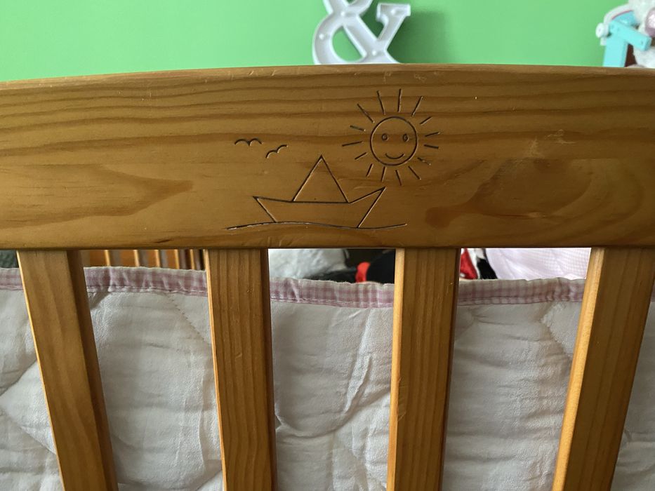 Cama de bebe / Berço pinho mel