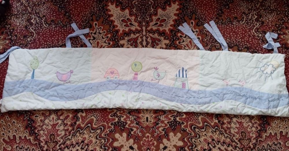 Бортик в дитячу кроватку