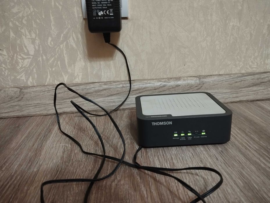 Кабельний модем Tomson TSM 420 з блоком живлення, в робочому стані