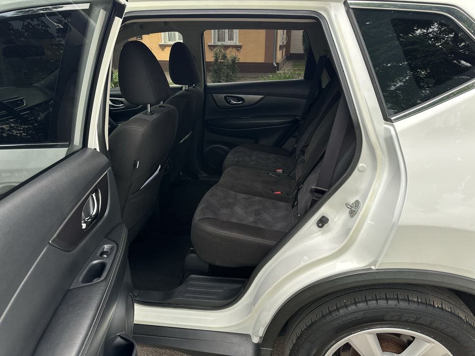 Продам Nissan Rogue S