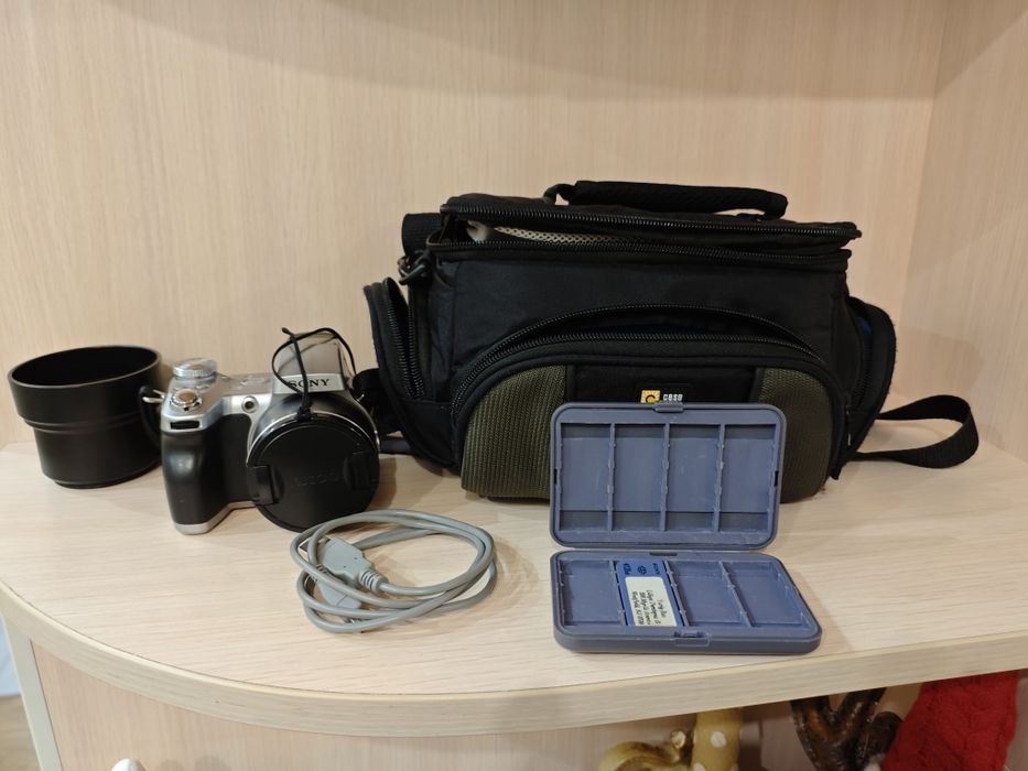 Фотоапарат Sony Cyber-shot DSC-H1.