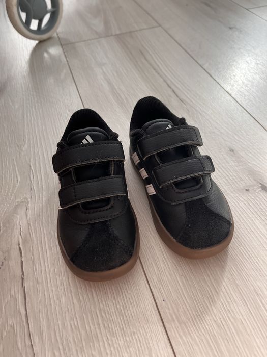 Кросівки adidas 23 розмір