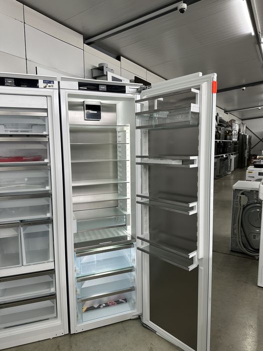 Холодильник Liebherr IRBc 5170 Морозильна камера Liebherr SIFNei 5188