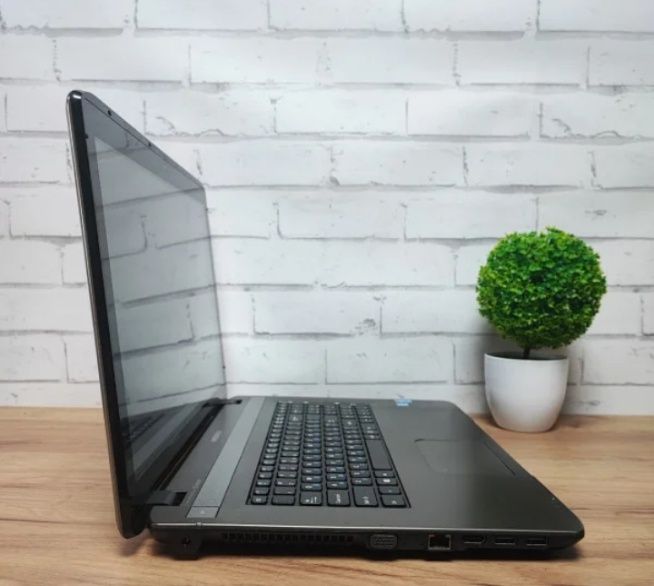 Немецкий Сенсорный Ноутбук Medion Akoya E7228Т  (17.3 дюйма)