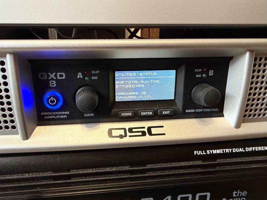 QSC GXD8 - cyfrowa końcówka mocy 2x 1200 W / 4 Ω