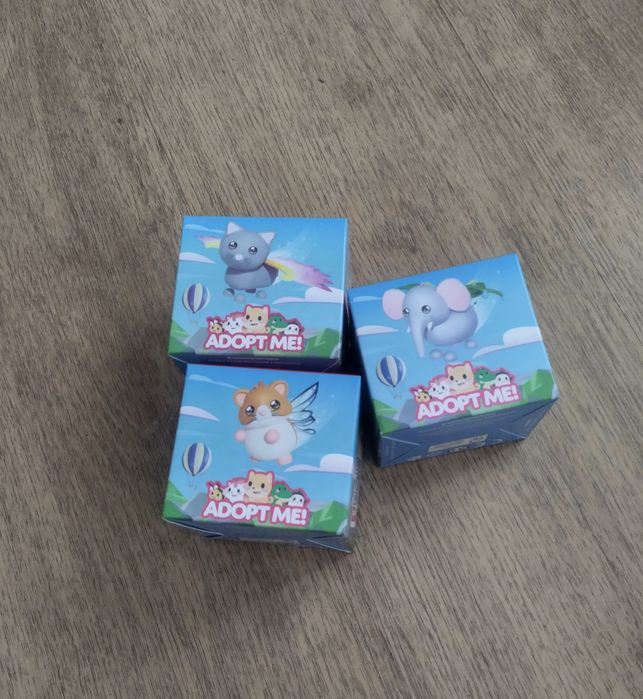 3 zabawki HM McDonald's Adopt me