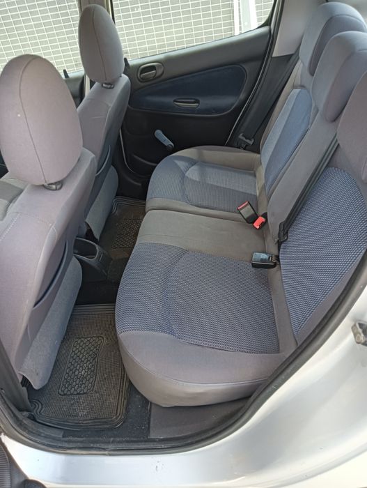 Peugeot  206  1.1